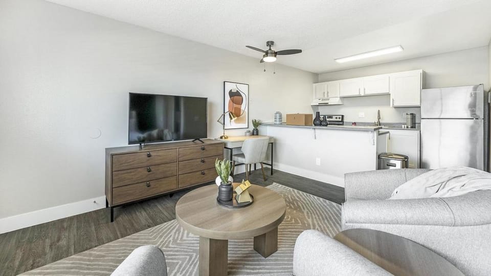 Landing Modern Apartment with Amazing Amenities (ID1169X018) Apartment in Las Vegas