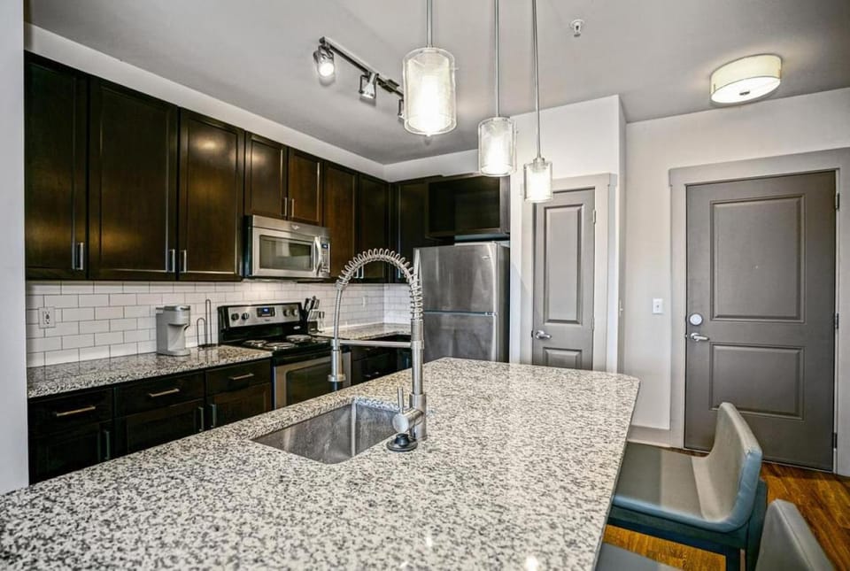 Landing Modern Apartment with Amazing Amenities (ID1245) Apartment in Vestavia Hills