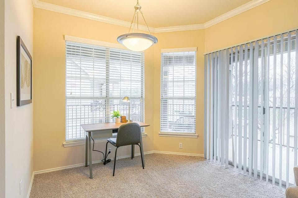 Landing Modern Apartment with Amazing Amenities (ID4586X2) Apartment in Allen