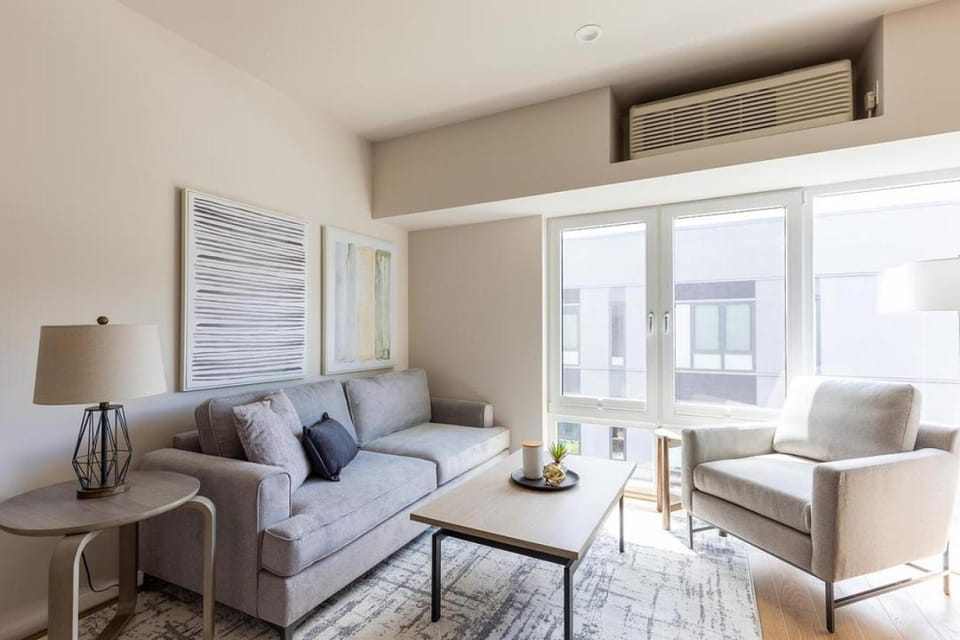 Landing Modern Apartment with Amazing Amenities (ID4754X66) Apartment in Portland