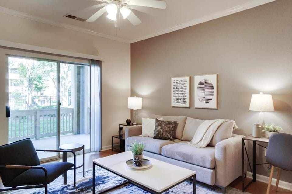 Landing Modern Apartment with Amazing Amenities (ID7301) Apartment in Durham