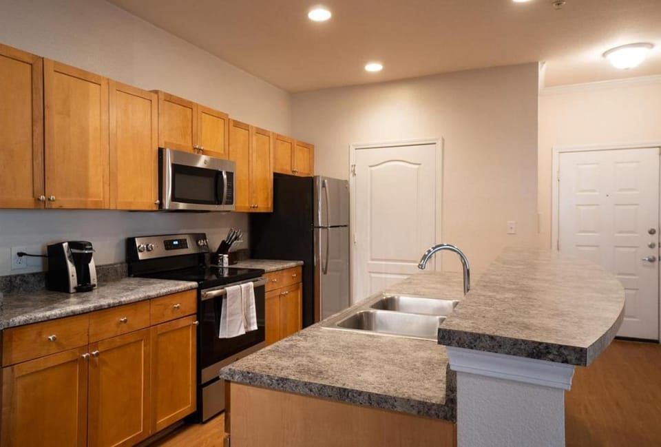 Landing Modern Apartment with Amazing Amenities (ID7301) Apartment in Durham