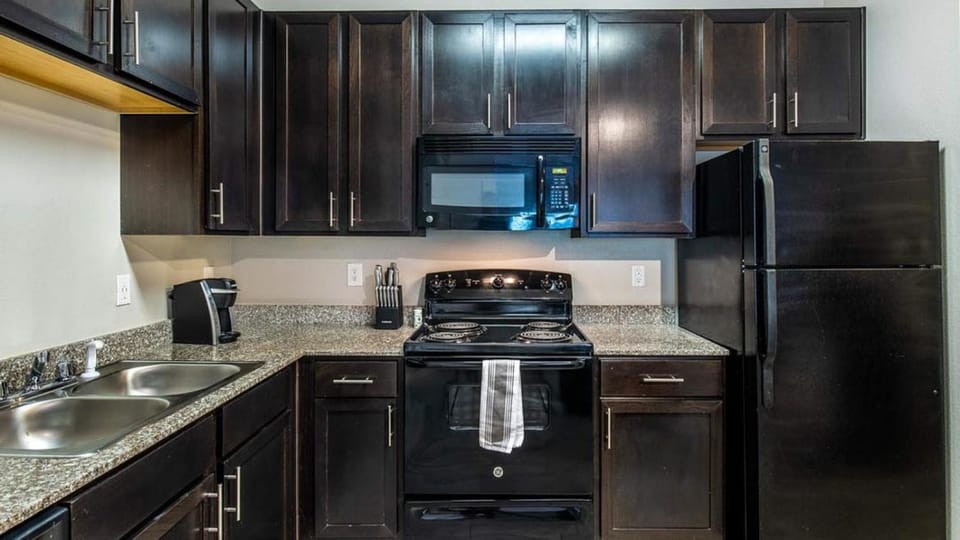 Landing Modern Apartment with Amazing Amenities (ID7473X04) Apartment in North Carolina
