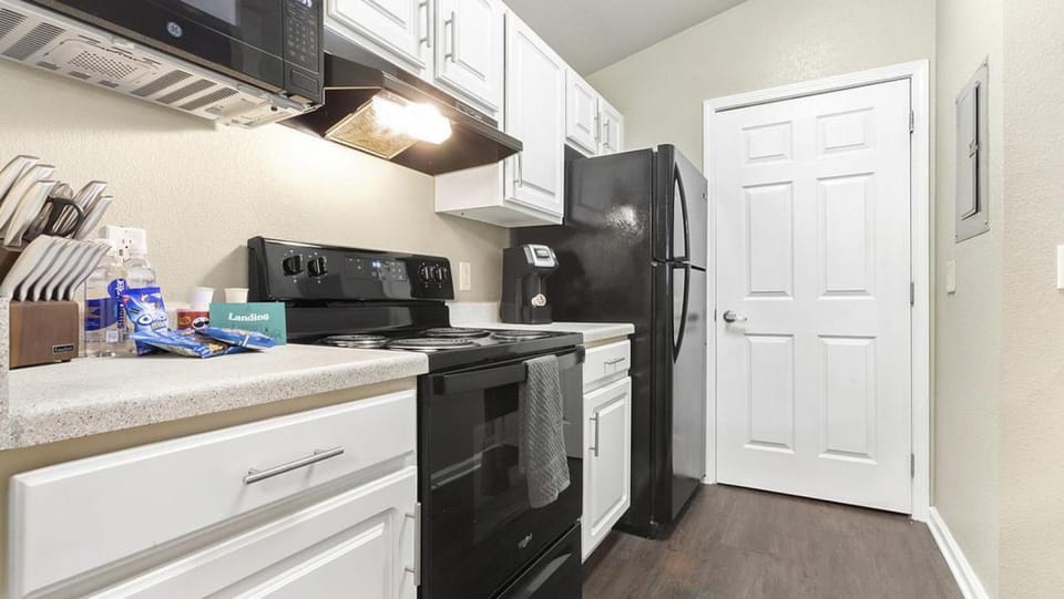 Landing Modern Apartment with Amazing Amenities (ID9478X23) Apartment in Fort Wayne