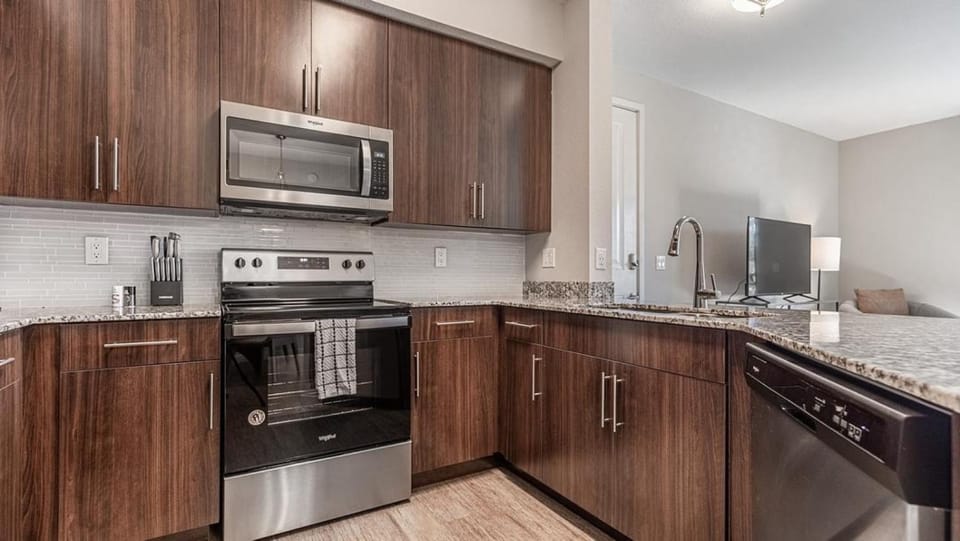 Landing Modern Apartment with Amazing Amenities (ID7971X55) Apartment in Lee County