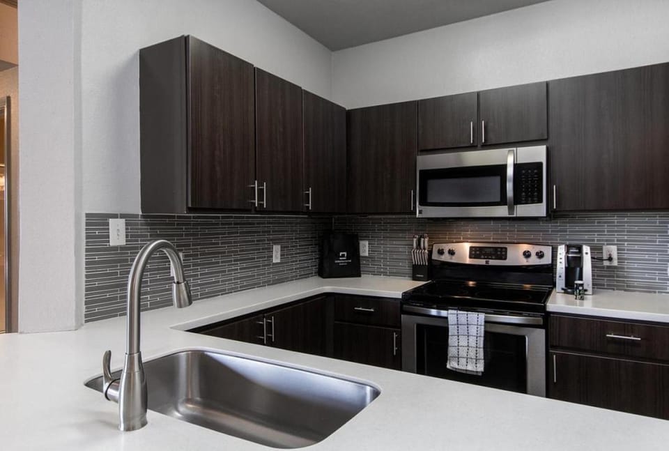 Landing Modern Apartment with Amazing Amenities (ID4174X27) Apartment in Cedar Park