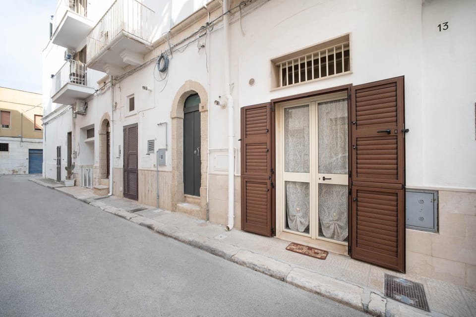 Property building, Neighbourhood, Street view