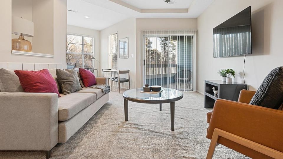 Landing Modern Apartment with Amazing Amenities (ID1981X99) Apartment in Greensboro