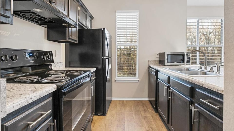 Landing Modern Apartment with Amazing Amenities (ID1981X99) Apartment in Greensboro