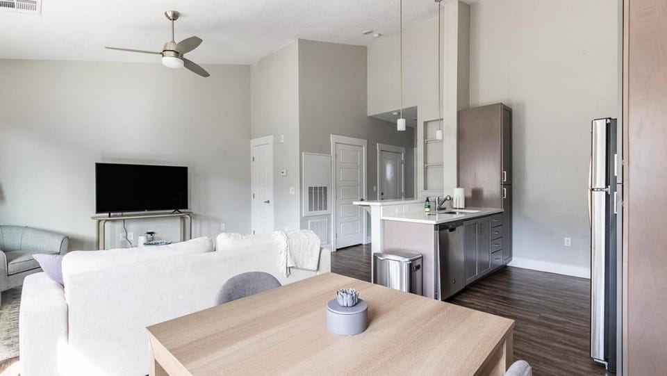 Landing Modern Apartment with Amazing Amenities (ID7239X45) Apartment in Meridian