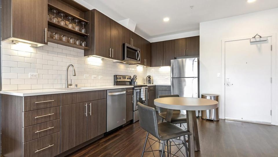 Landing Modern Apartment with Amazing Amenities (ID7357X96) Apartment in Oakland