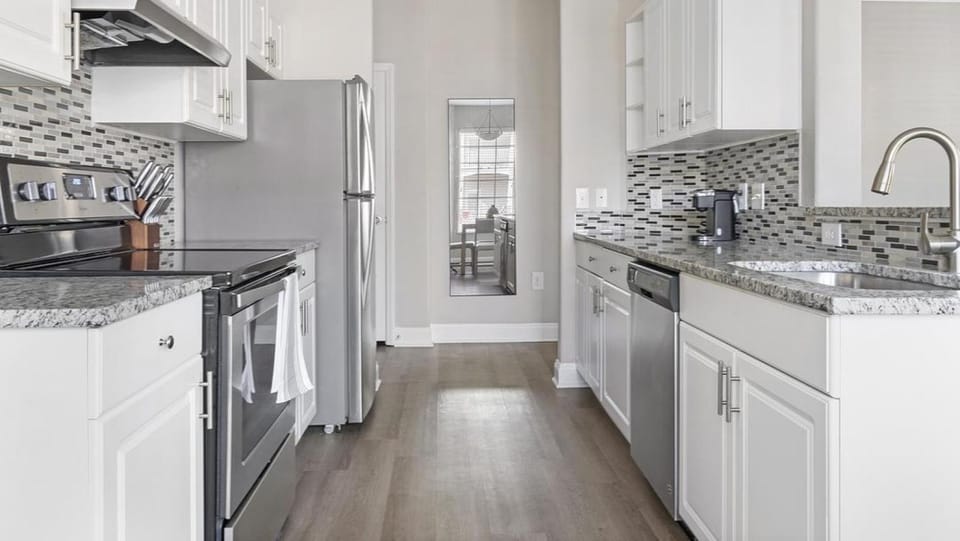 Landing Modern Apartment with Amazing Amenities (ID1228X416) Apartment in Durham