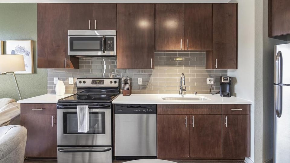 Landing Modern Apartment with Amazing Amenities (ID7571X97) Apartment in Denver