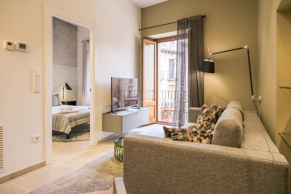 Living room, Photo of the whole room
