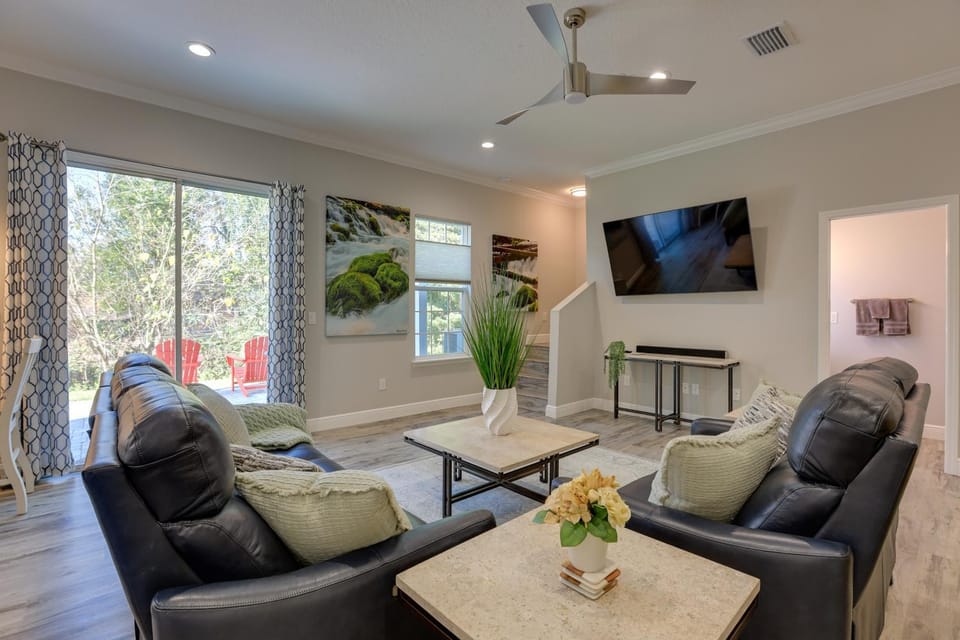 Modern Ocala Townhome Near Golf Club & WEC! House in Florida