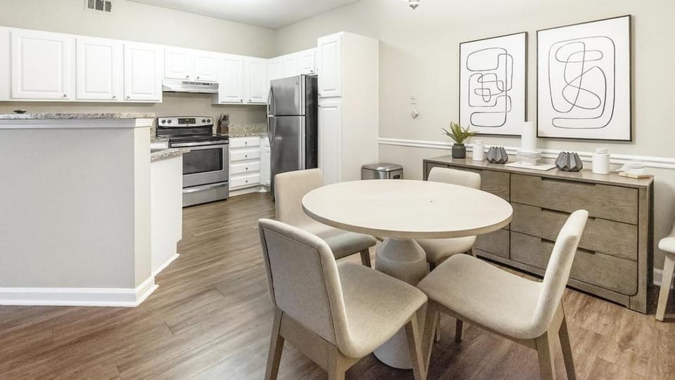 Landing Modern Apartment with Amazing Amenities (ID9507X17) Apartment in Germantown