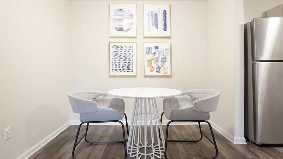 Landing Modern Apartment with Amazing Amenities (ID7894X33) Apartment in Rochester