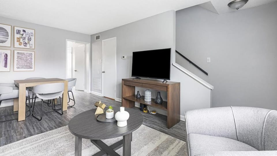 Landing Modern Apartment with Amazing Amenities (ID1222X839) Apartment in High Point