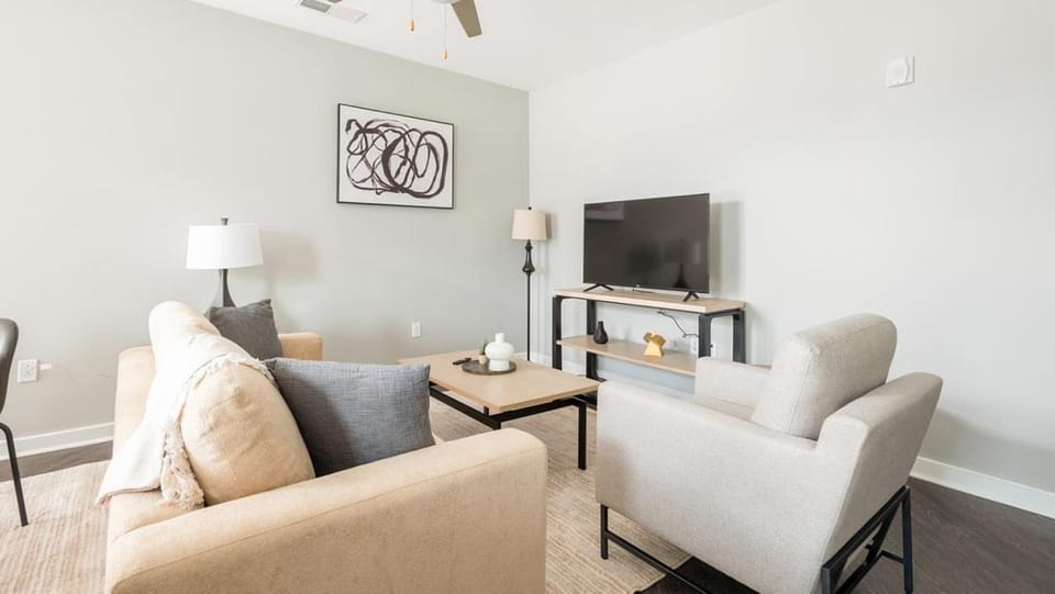 Landing Modern Apartment with Amazing Amenities (ID7738X85) Apartment in Durham