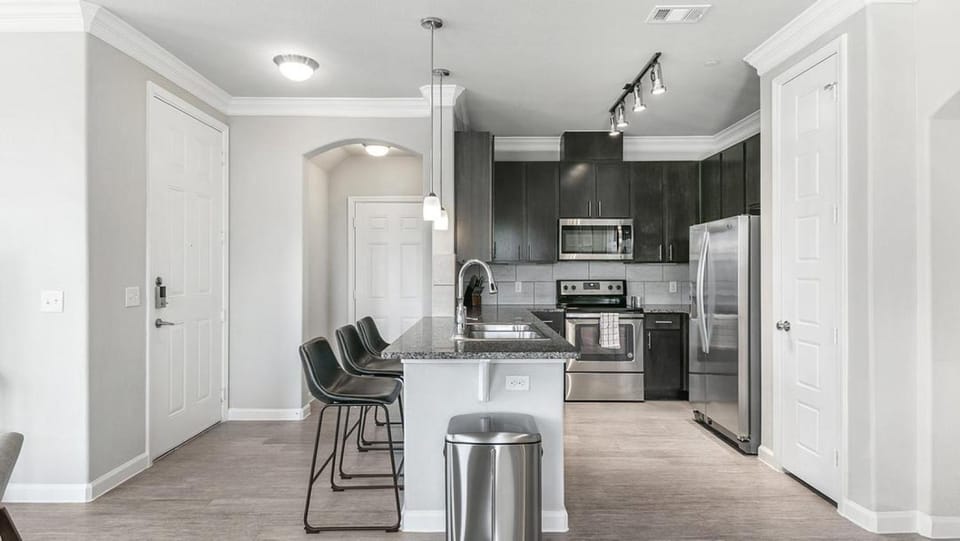 Landing Modern Apartment with Amazing Amenities (ID8794X20) Apartment in Wells Branch