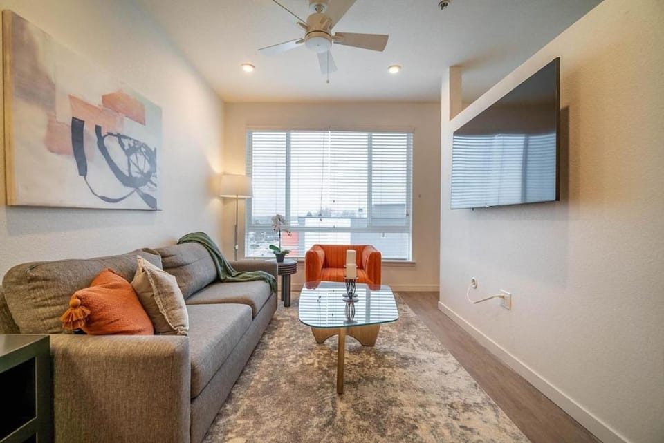 Landing Modern Apartment with Amazing Amenities (ID2959) Apartment in Denver