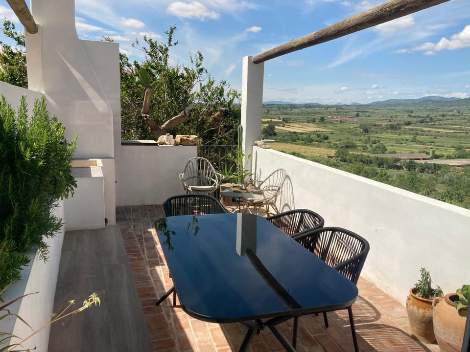 Patio, Natural landscape, View (from property/room), Balcony/Terrace, Living room, Dining area, Mountain view