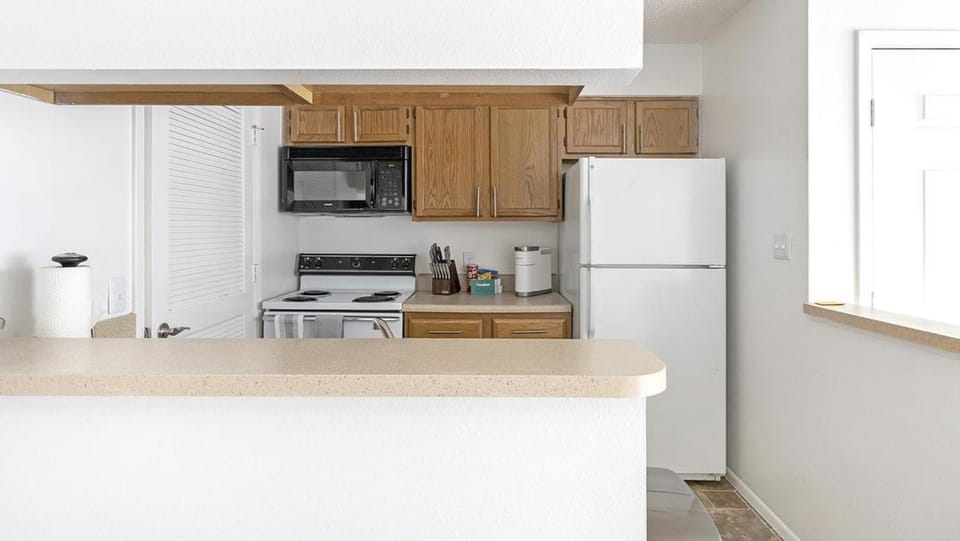Landing Modern Apartment with Amazing Amenities (ID1252X241) Apartment in Plant City