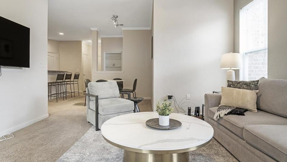 Landing Modern Apartment with Amazing Amenities (ID7303) Apartment in Durham