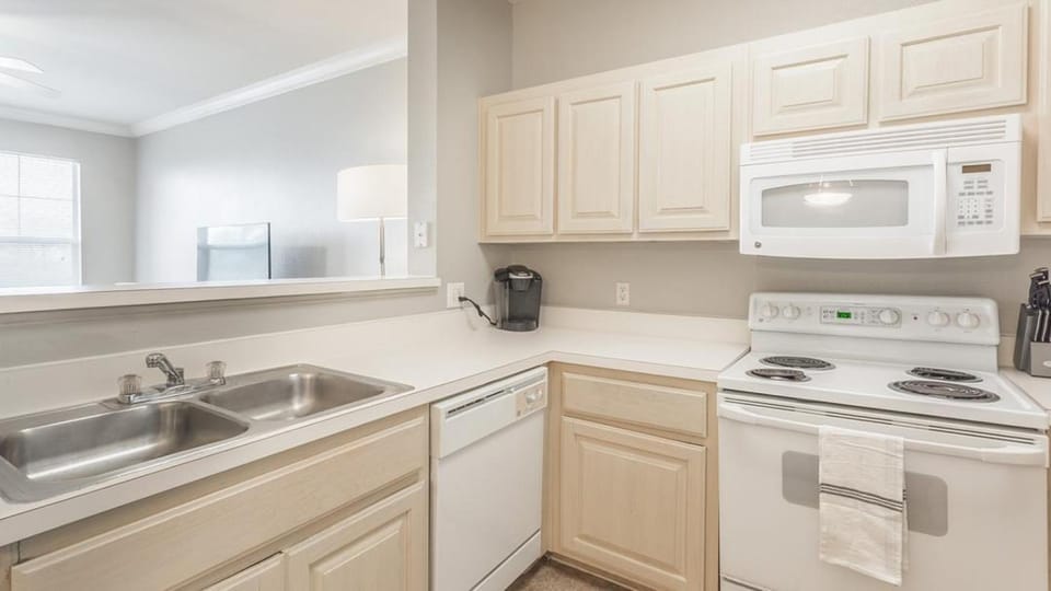 Landing Modern Apartment with Amazing Amenities (ID8591X28) Apartment in Tulsa