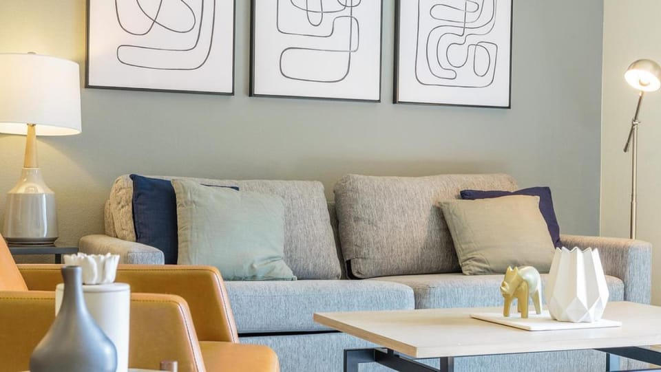 Landing Modern Apartment with Amazing Amenities (ID8697X30) Apartment in Henderson
