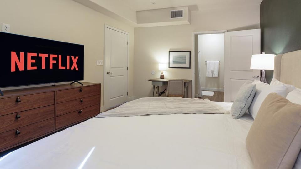 Landing Modern Apartment with Amazing Amenities (ID8697X30) Apartment in Henderson