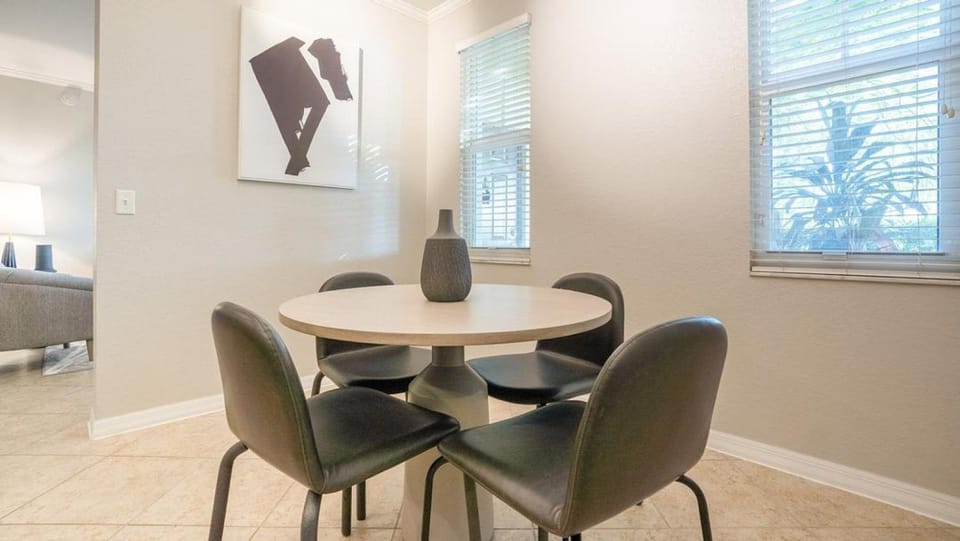 Landing Modern Apartment with Amazing Amenities (ID7440X15) Apartment in Plantation