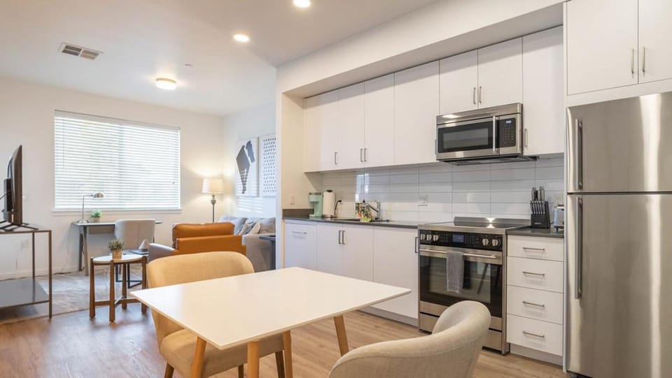 Landing Modern Apartment with Amazing Amenities (ID3104X13) Apartment in Meridian