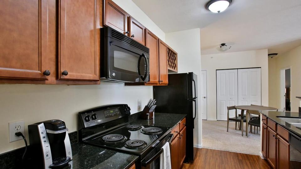 Landing Modern Apartment with Amazing Amenities (ID5976X26) Apartment in Fort Wayne