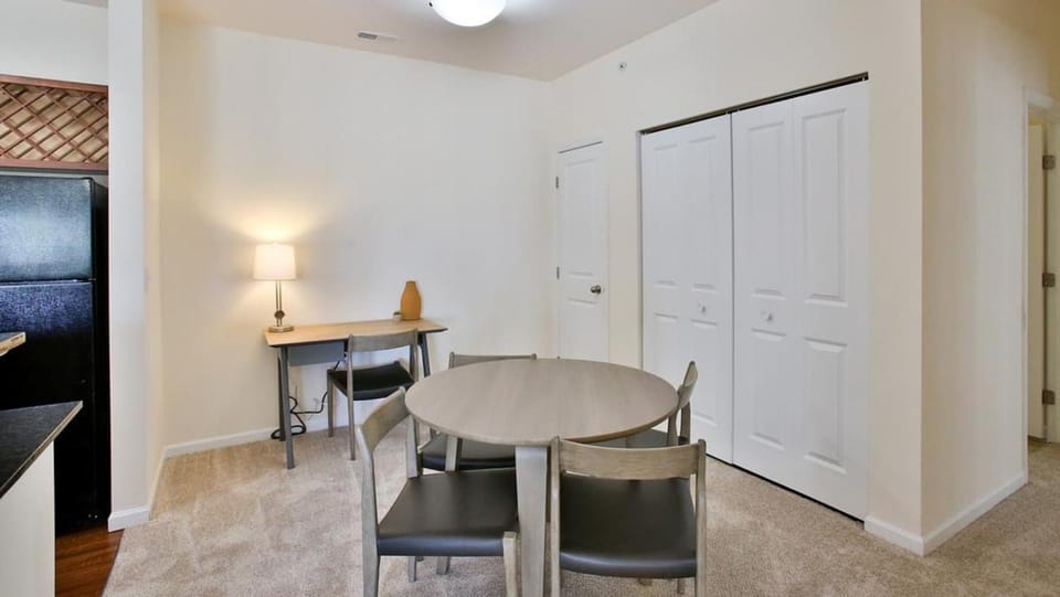 Landing Modern Apartment with Amazing Amenities (ID5976X26) Apartment in Fort Wayne