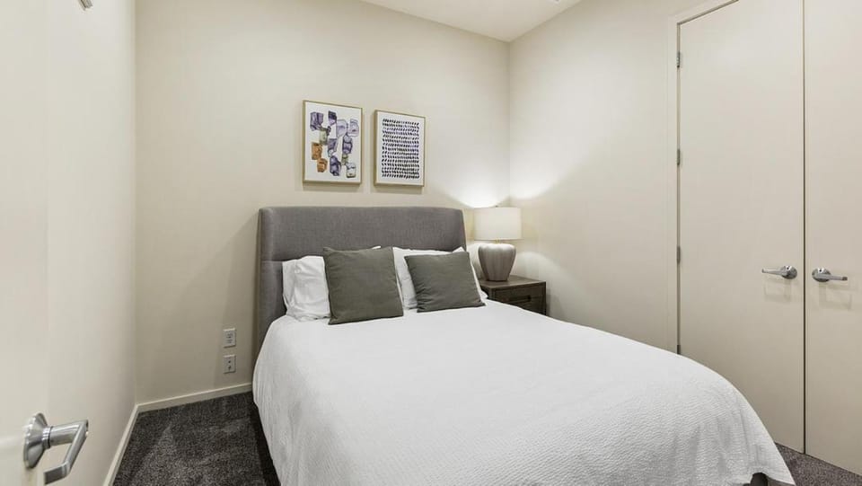 Landing Modern Apartment with Amazing Amenities (ID1178X938) Apartment in Omaha