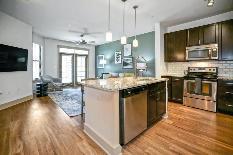 Landing Modern Apartment with Amazing Amenities (ID884) Apartment in Vestavia Hills