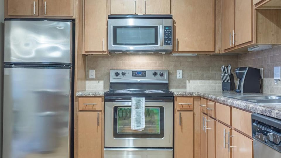 Landing Modern Apartment with Amazing Amenities (ID3987) Apartment in Tulsa