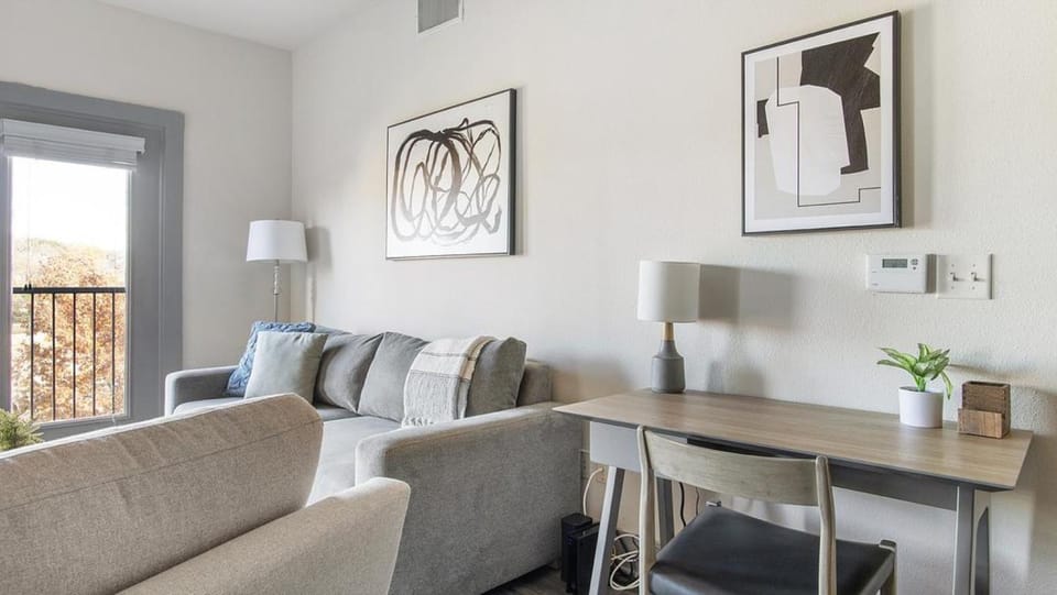 Landing Modern Apartment with Amazing Amenities (ID1006X146) Apartment in Dallas