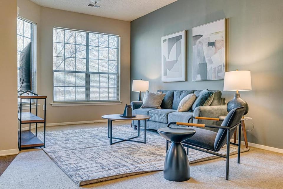 Landing Modern Apartment with Amazing Amenities (ID2582X66) Apartment in Germantown