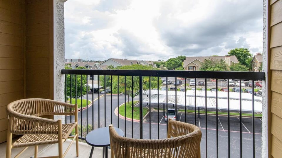 Landing Modern Apartment with Amazing Amenities (ID6115X12) Apartment in Round Rock