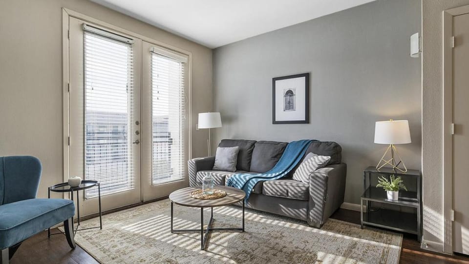 Landing Modern Apartment with Amazing Amenities (ID4179X58) Apartment in Austin