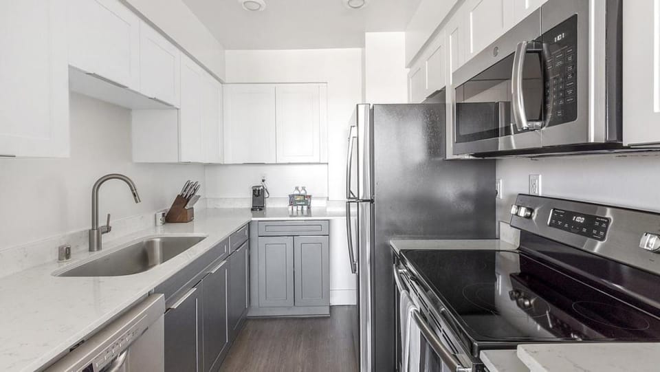 Landing Modern Apartment with Amazing Amenities (ID1224X305) Apartment in Long Beach