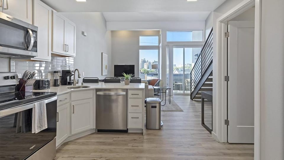 Landing Modern Apartment with Amazing Amenities (ID9653X86) Apartment in Reno