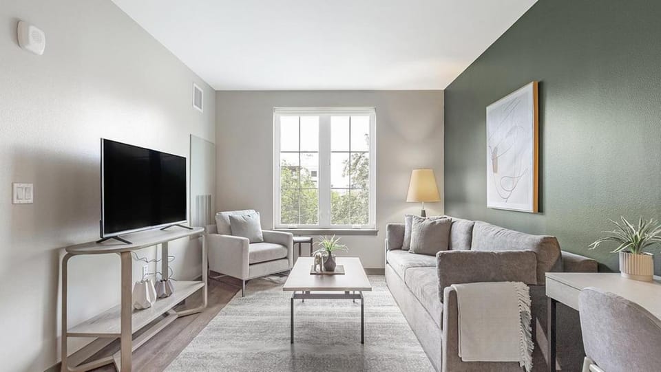 Landing Modern Apartment with Amazing Amenities (ID7071X38) Apartment in Pearl District