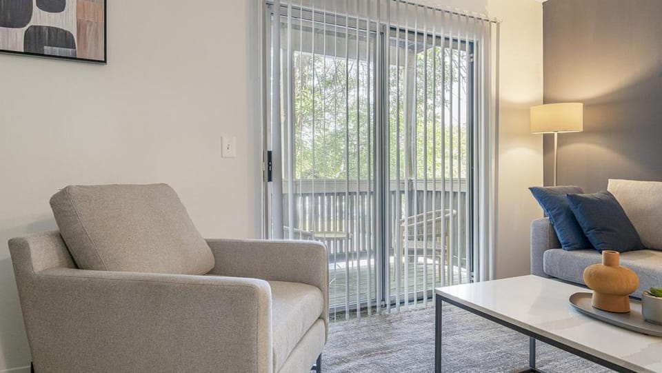 Landing Modern Apartment with Amazing Amenities (ID6248X21) Apartment in Buffalo Grove