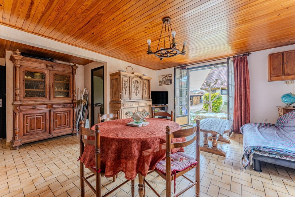 Property building, Living room