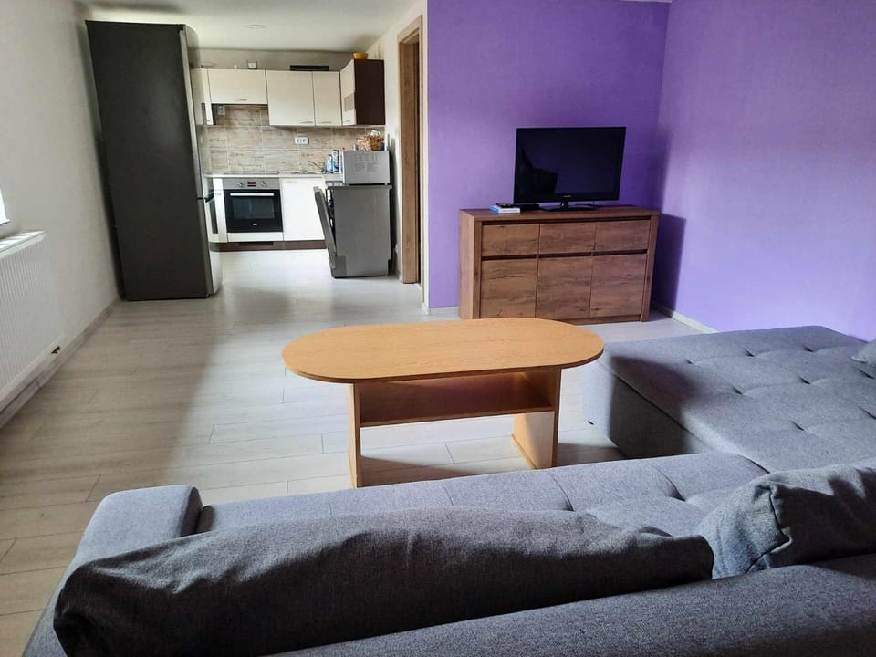 Communal lounge/ TV room, Living room, Seating area