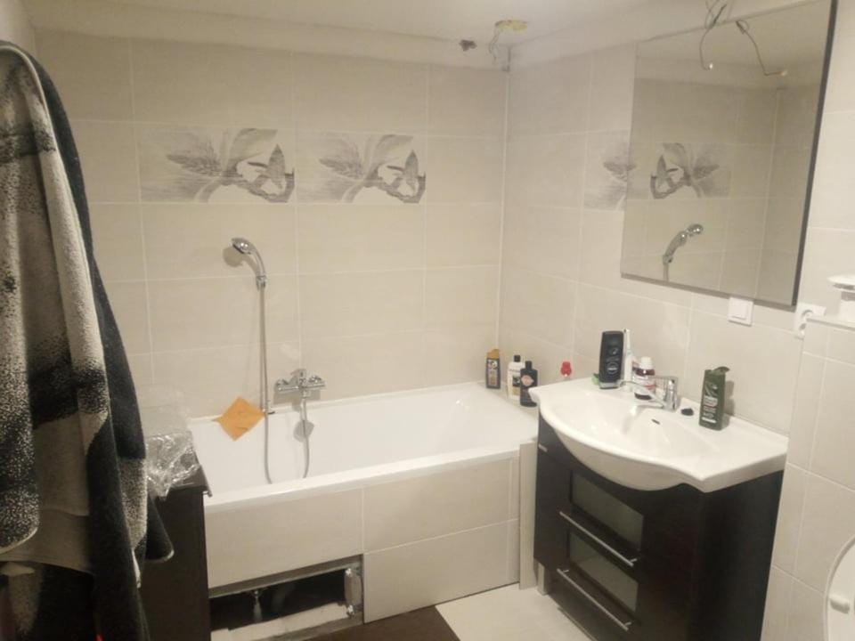 Bathroom, Bath, towels