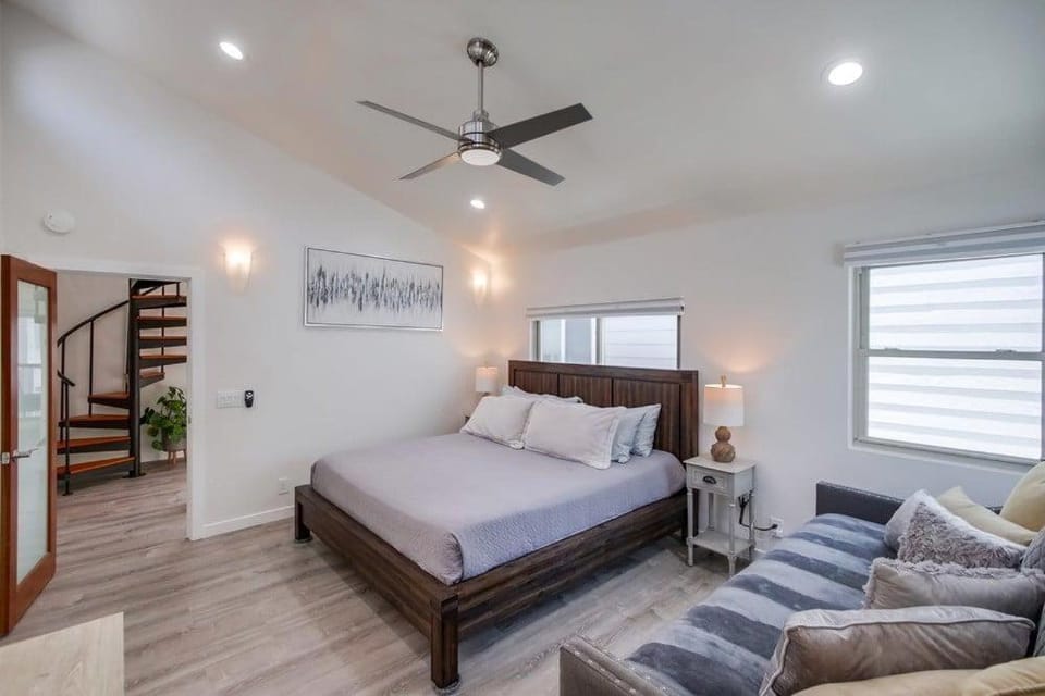 Sand & Sea House in Mission Beach